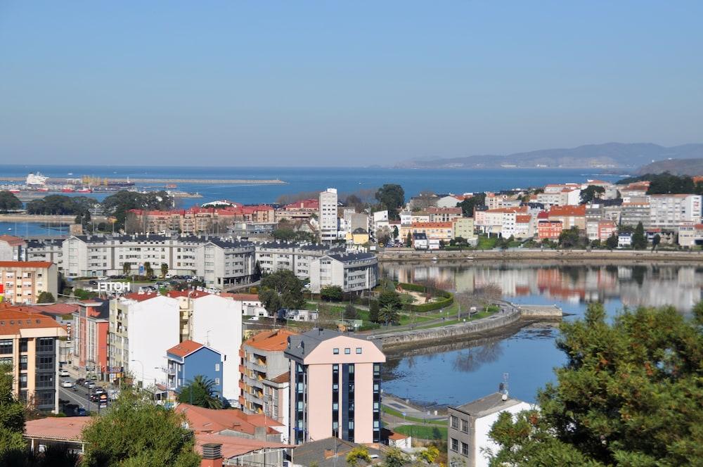 Crunia I Hotel