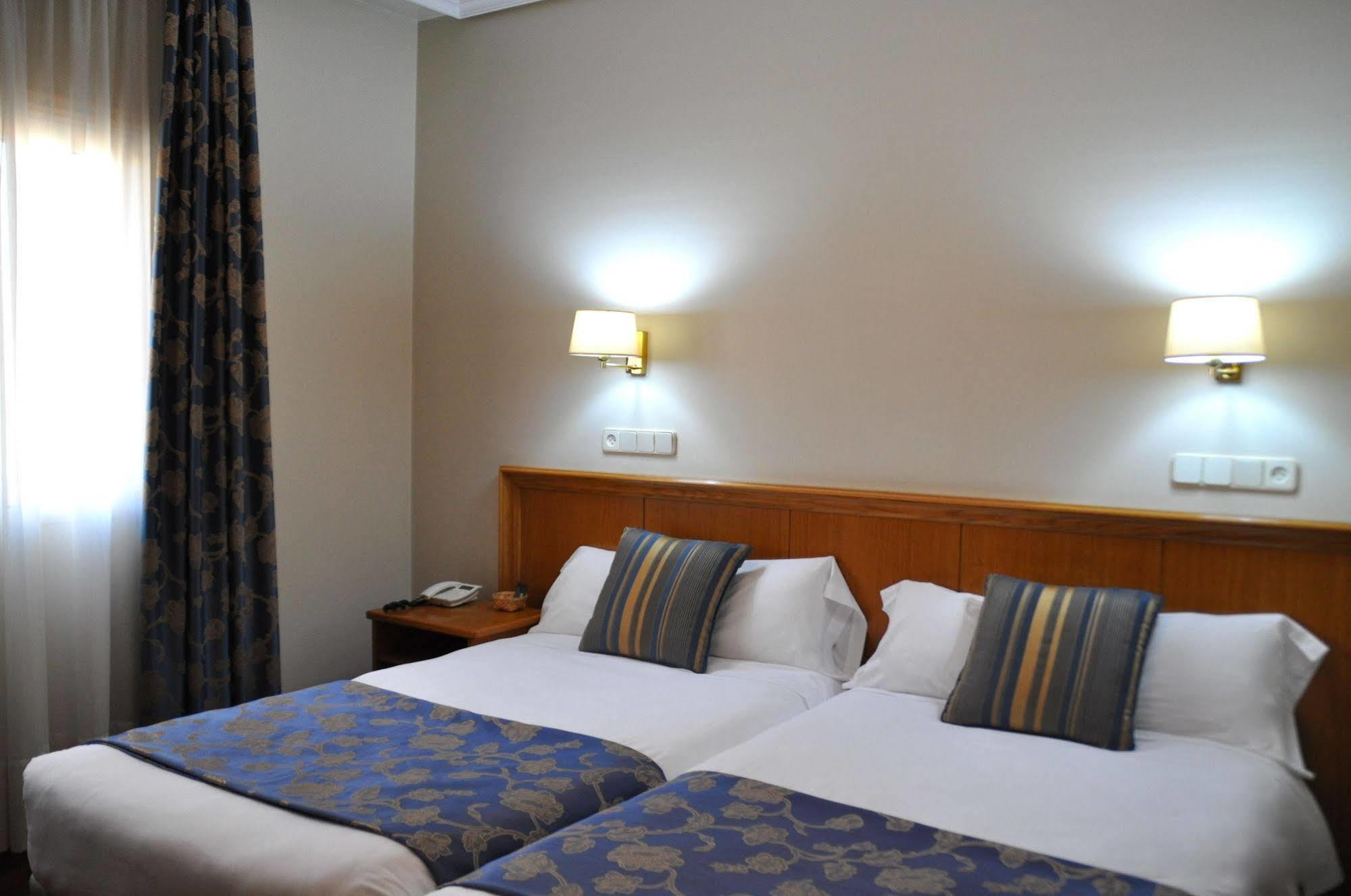 Crunia I Hotel